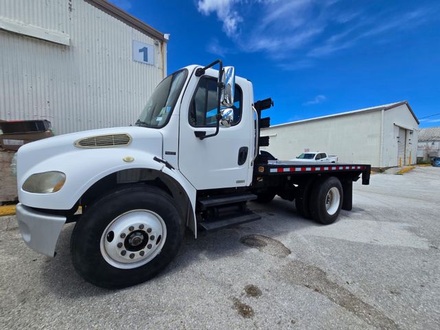 2011 Freightliner M2 106