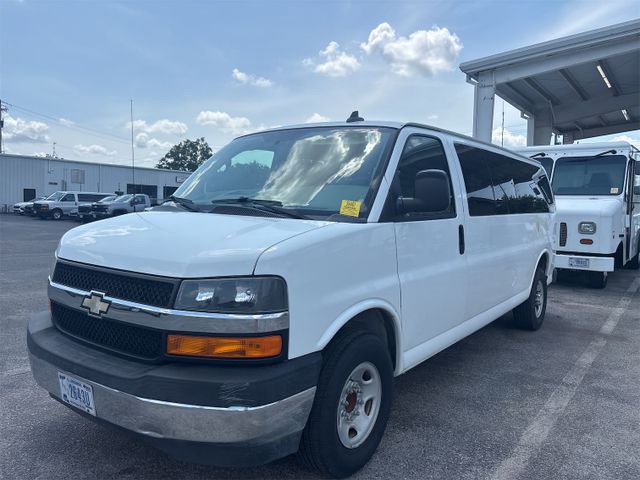 2017 CHEVROLET CG3300