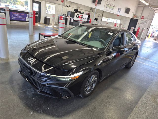 2024 HYUNDAI Elantra