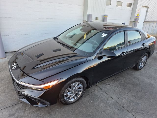 2024 HYUNDAI Elantra