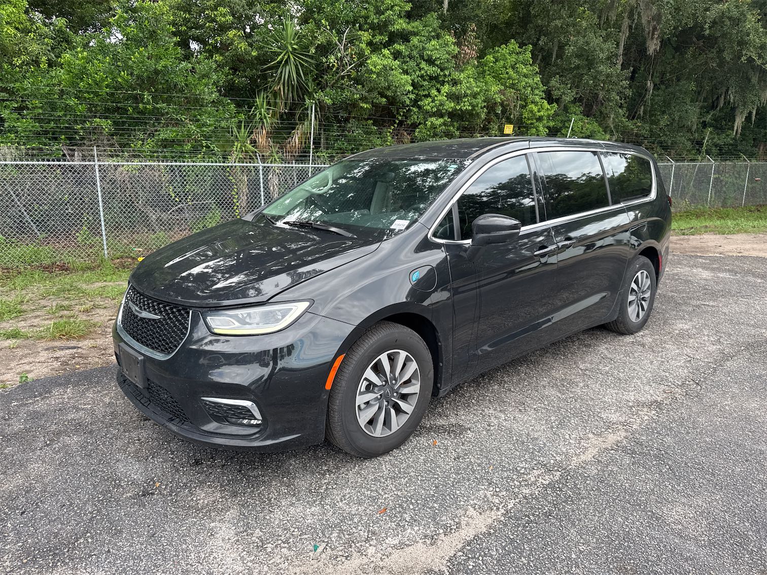 2023 CHRYSLER PACIFICA PHE