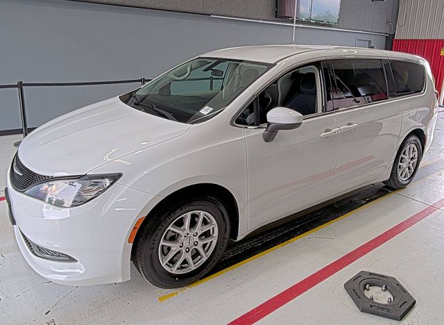 2021 Chrysler Voyager