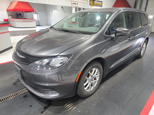 2022 Chrysler Voyager