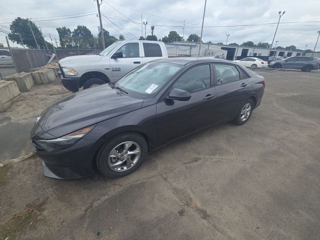 2021 Hyundai Elantra photo 2