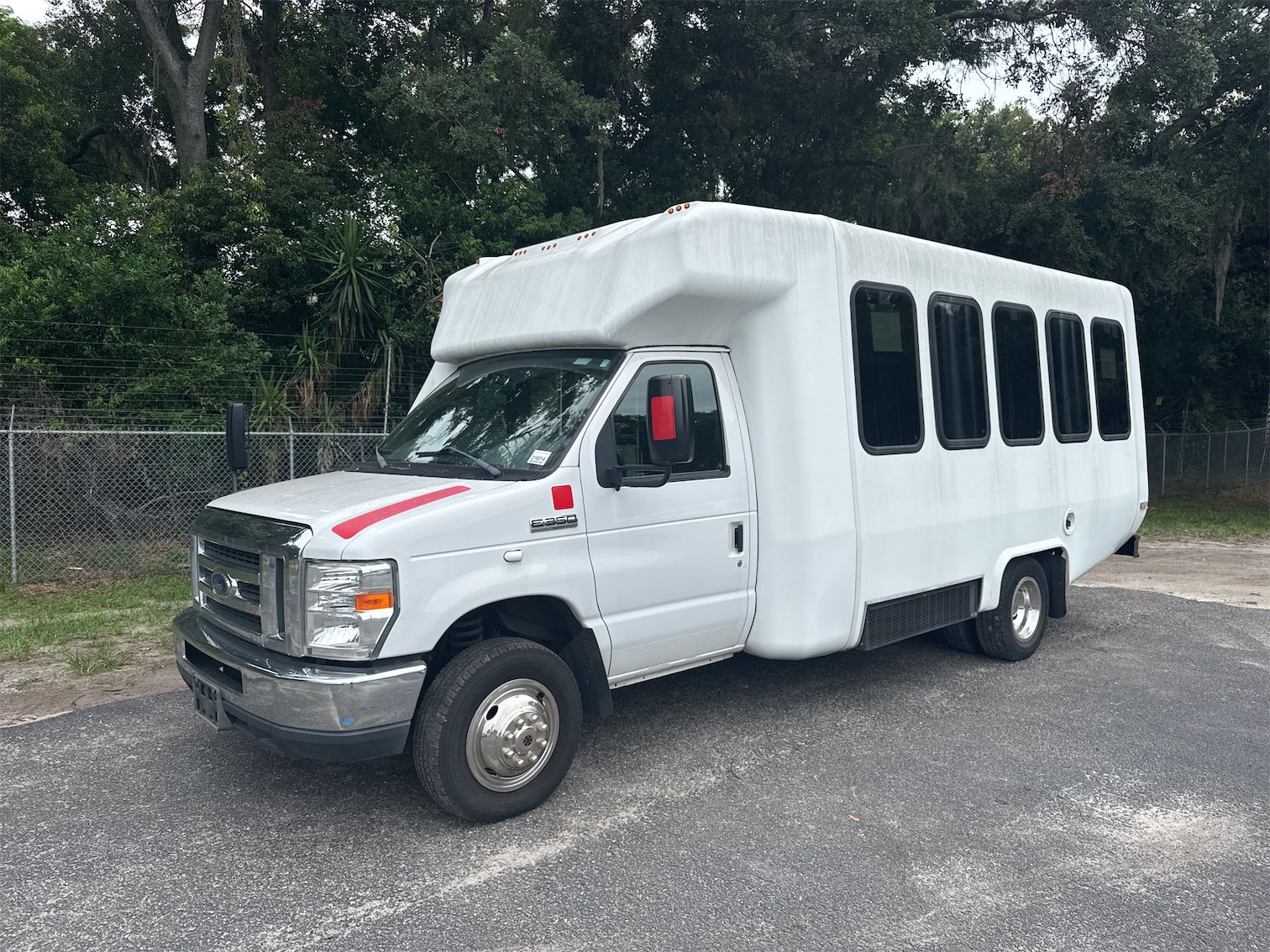 2018 Ford Econoline E350